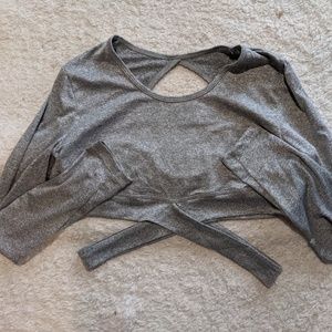Long sleeve cropped gym top